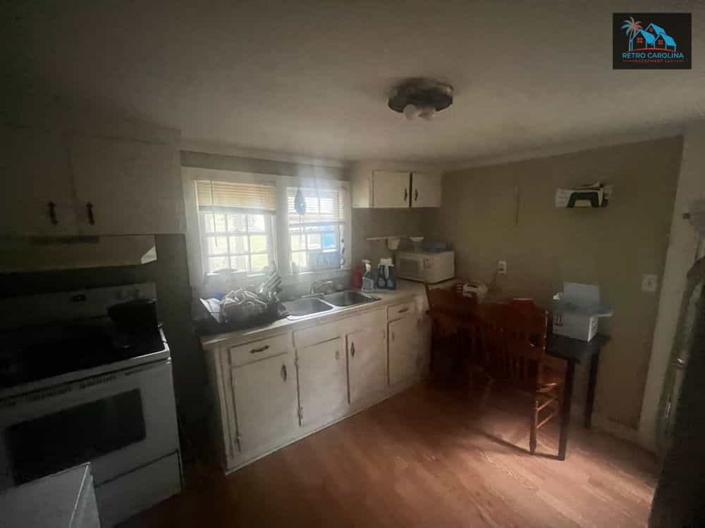 Picture of undefined, number 8