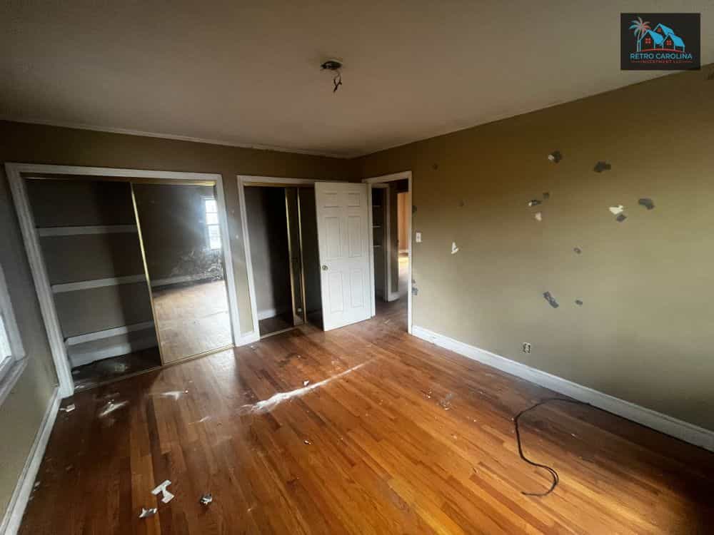 Picture of undefined, number 8
