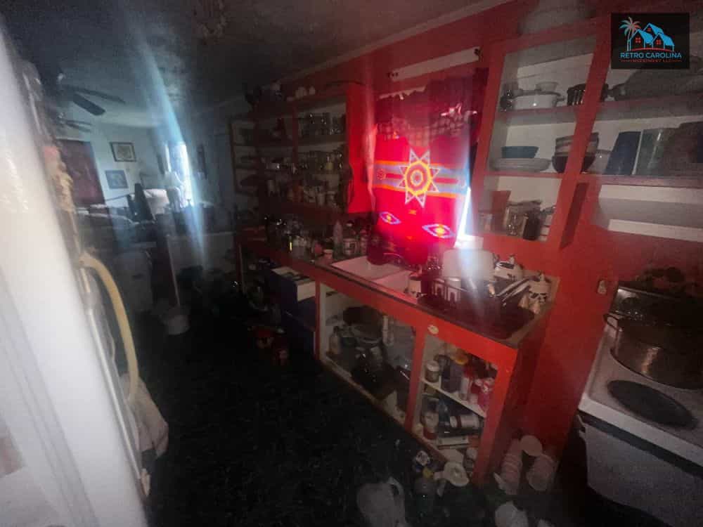 Picture of undefined, number 8