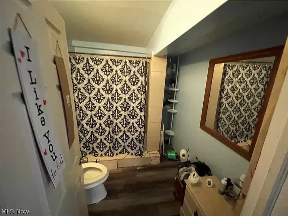 Picture of undefined, number 3