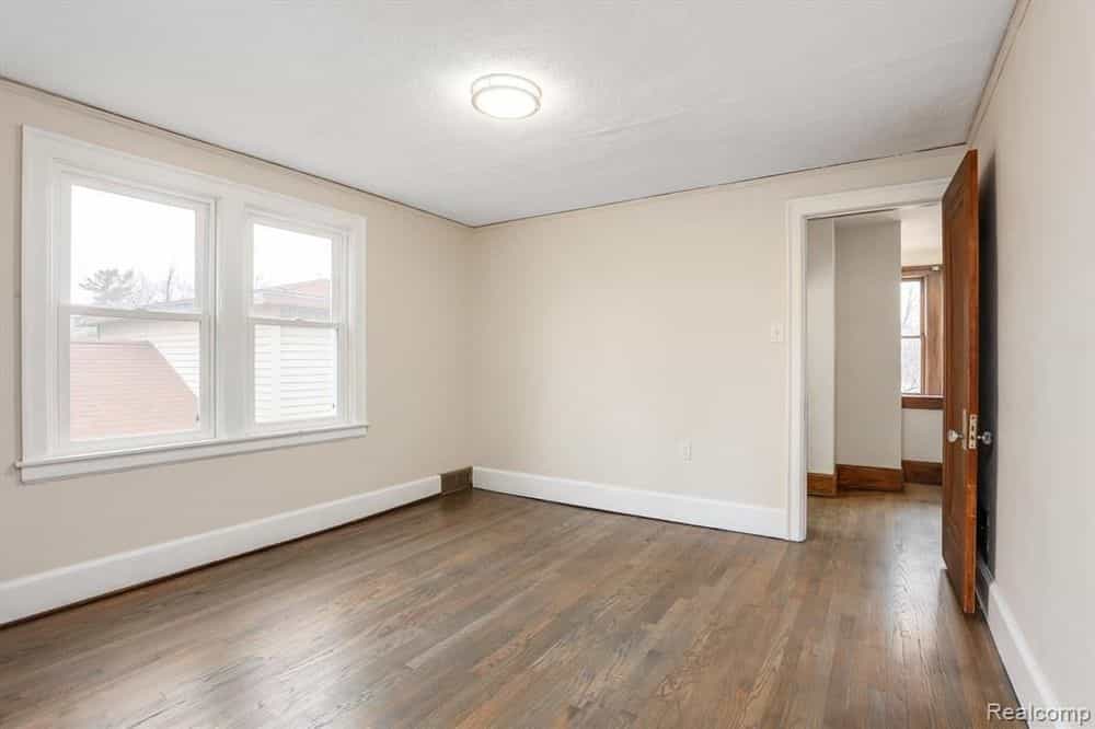 Picture of undefined, number 10