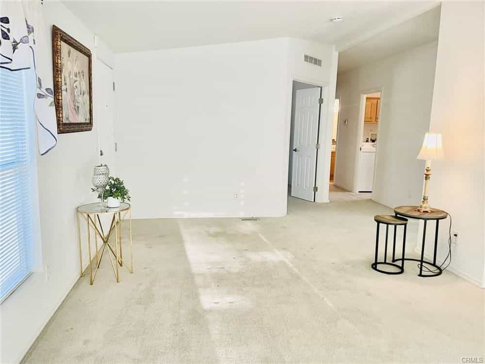 Picture of undefined, number 3