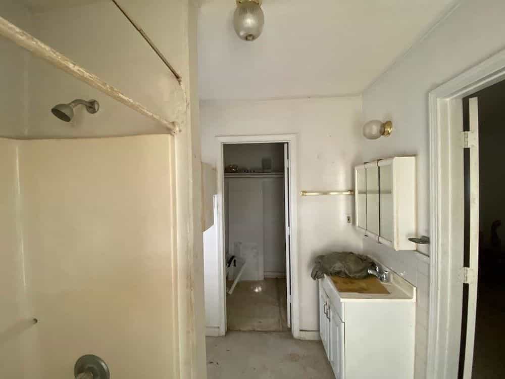 Picture of undefined, number 2