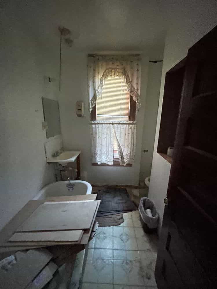 Picture of undefined, number 9