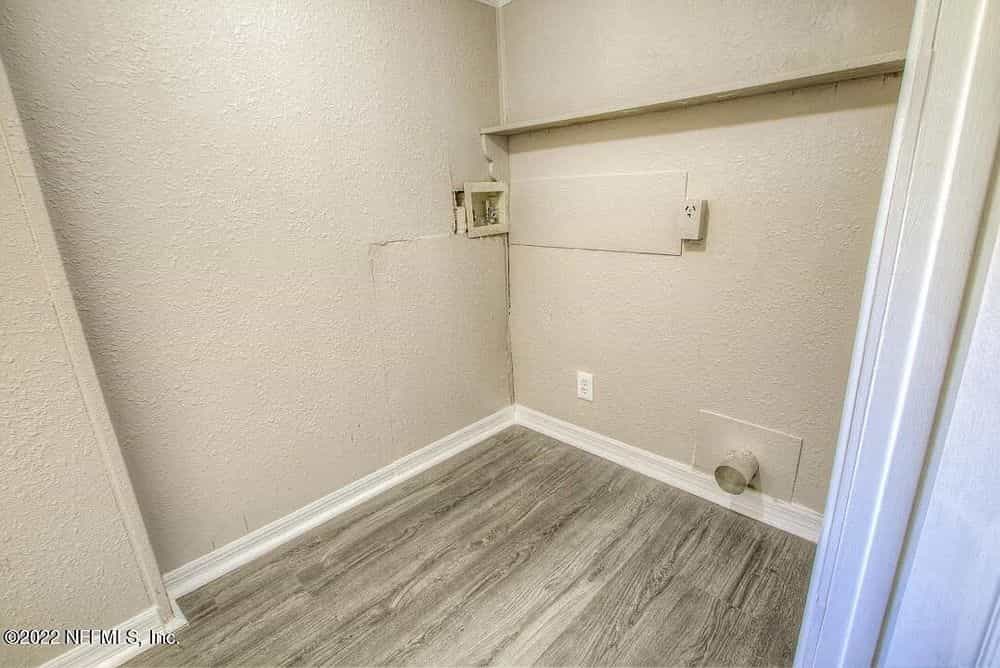 Picture of undefined, number 5