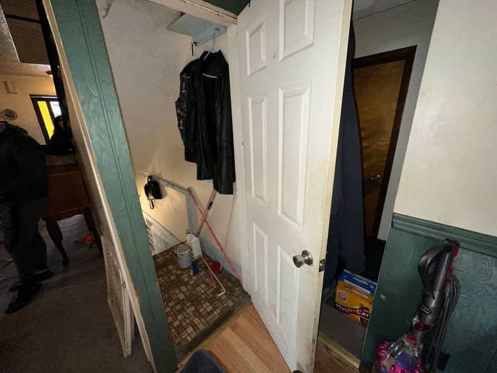 Picture of undefined, number 42