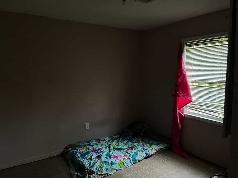Picture of undefined, number 4