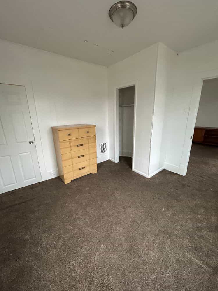 Picture of undefined, number 4
