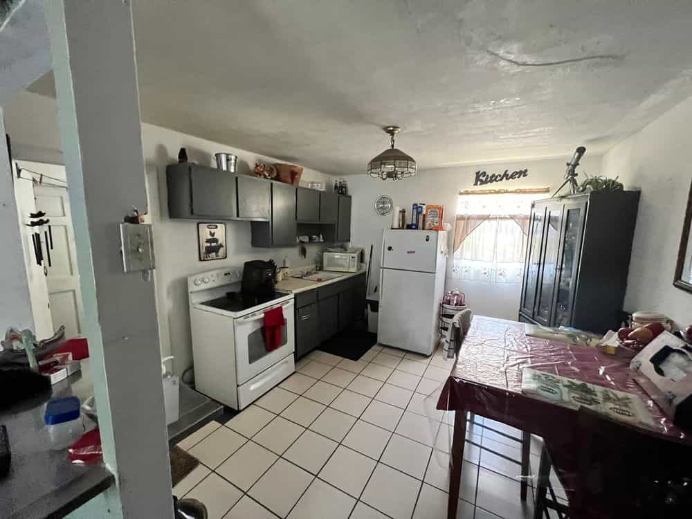 Picture of undefined, number 8