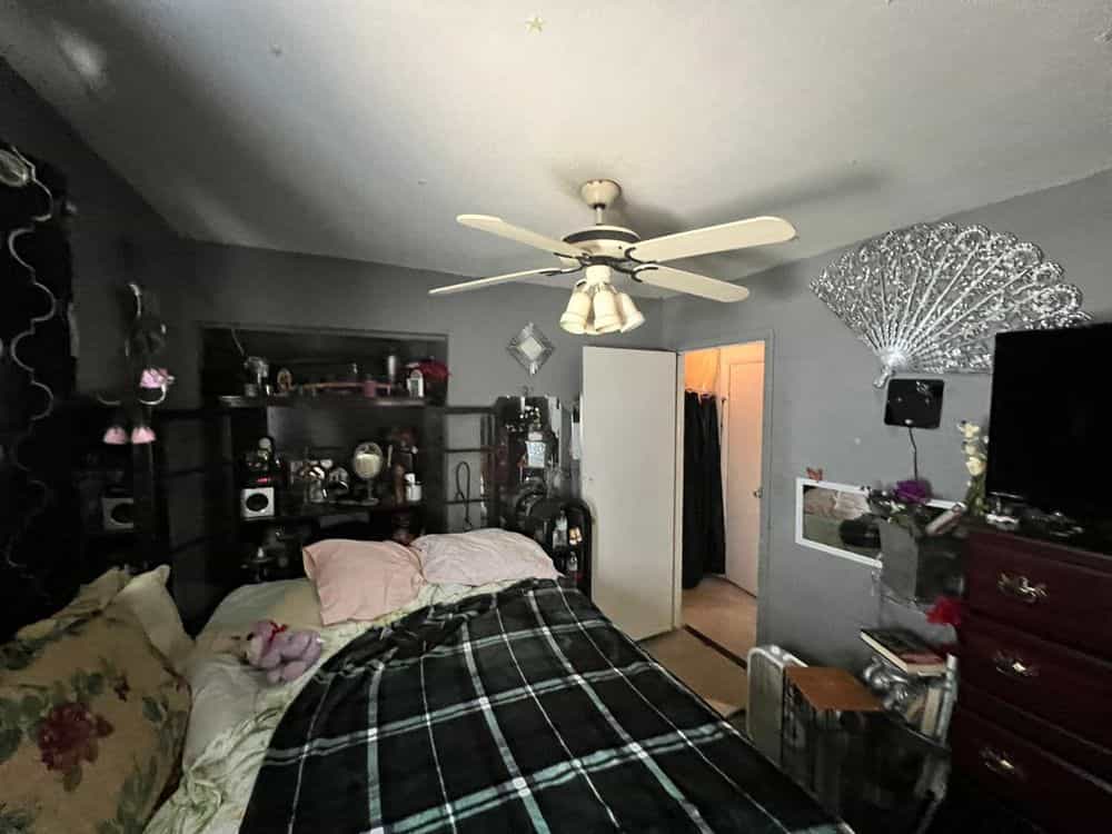 Picture of undefined, number 23