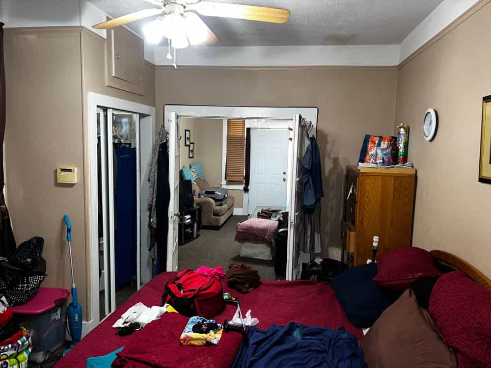 Picture of undefined, number 2