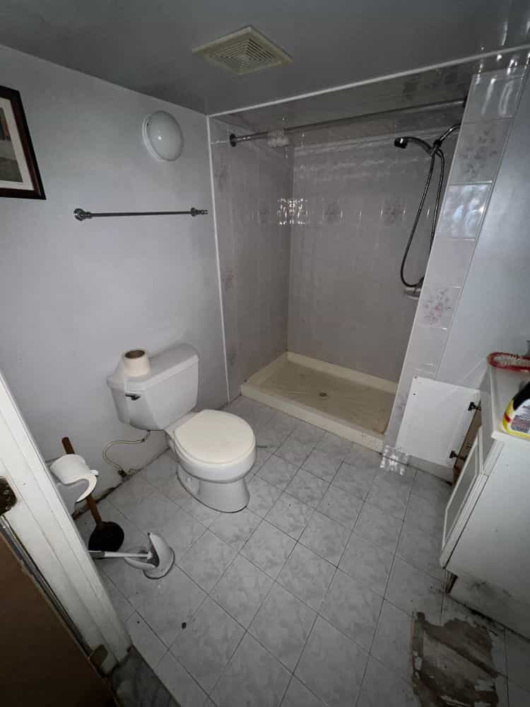Picture of undefined, number 9