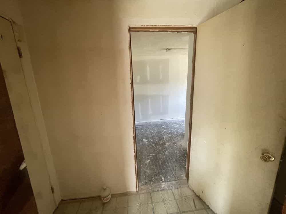 Picture of undefined, number 4