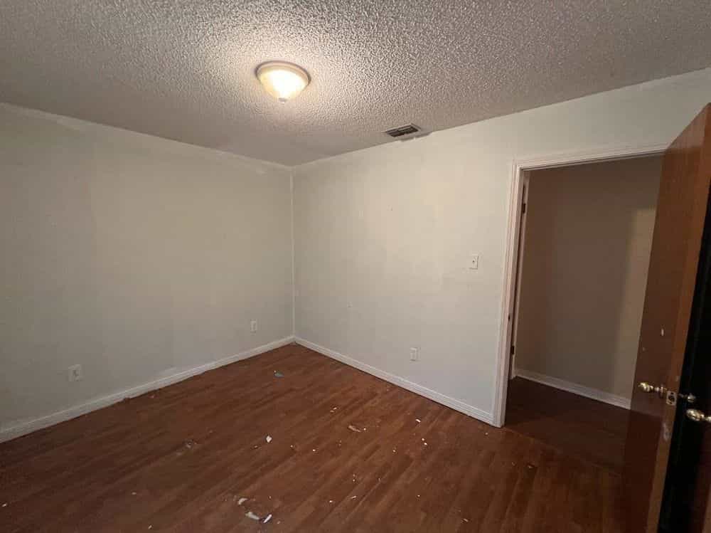 Picture of undefined, number 33