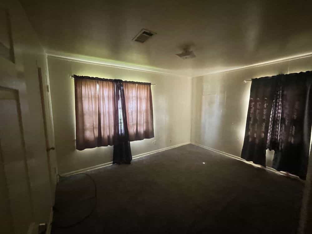 Picture of undefined, number 3