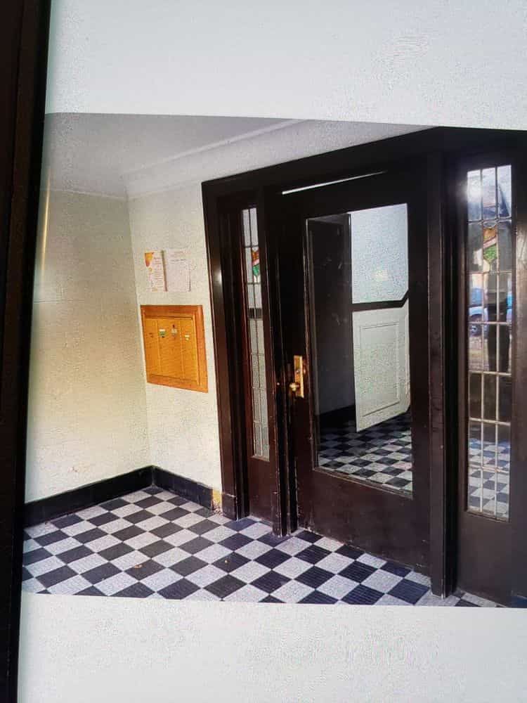 Picture of undefined, number 1