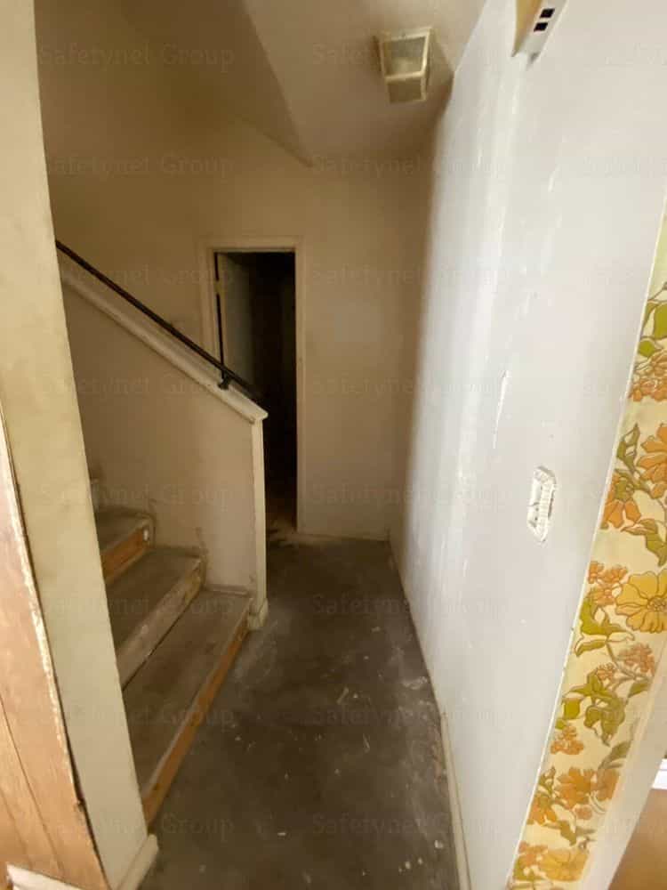 Picture of undefined, number 12