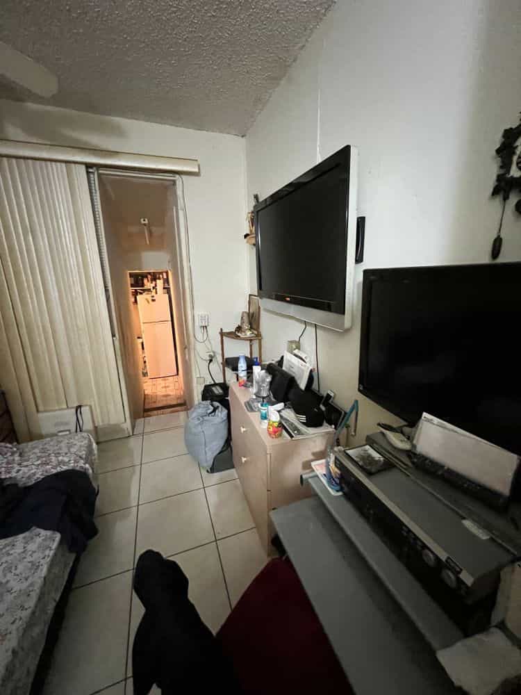 Picture of undefined, number 9