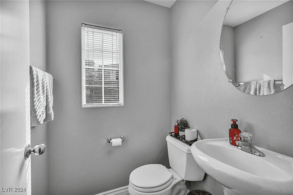 Picture of undefined, number 6