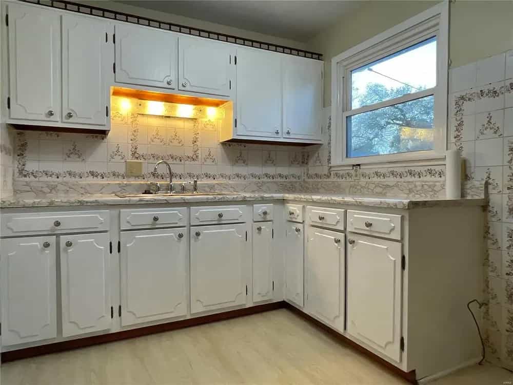 Picture of undefined, number 10
