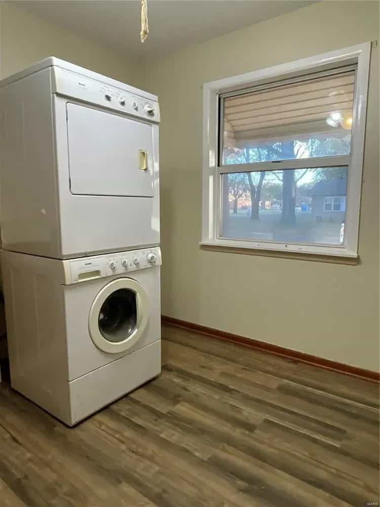 Picture of undefined, number 6