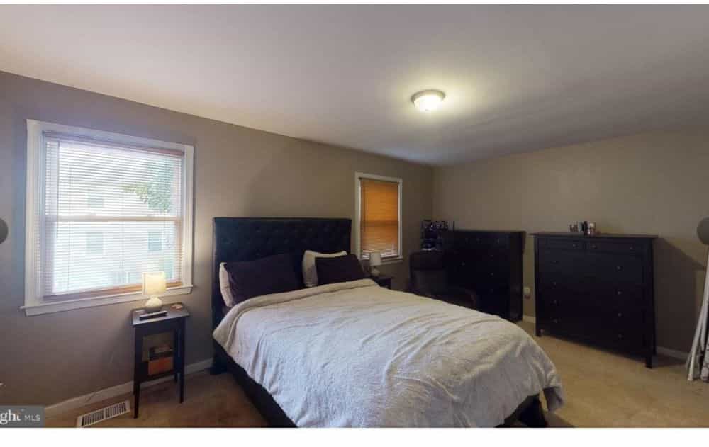 Picture of undefined, number 9