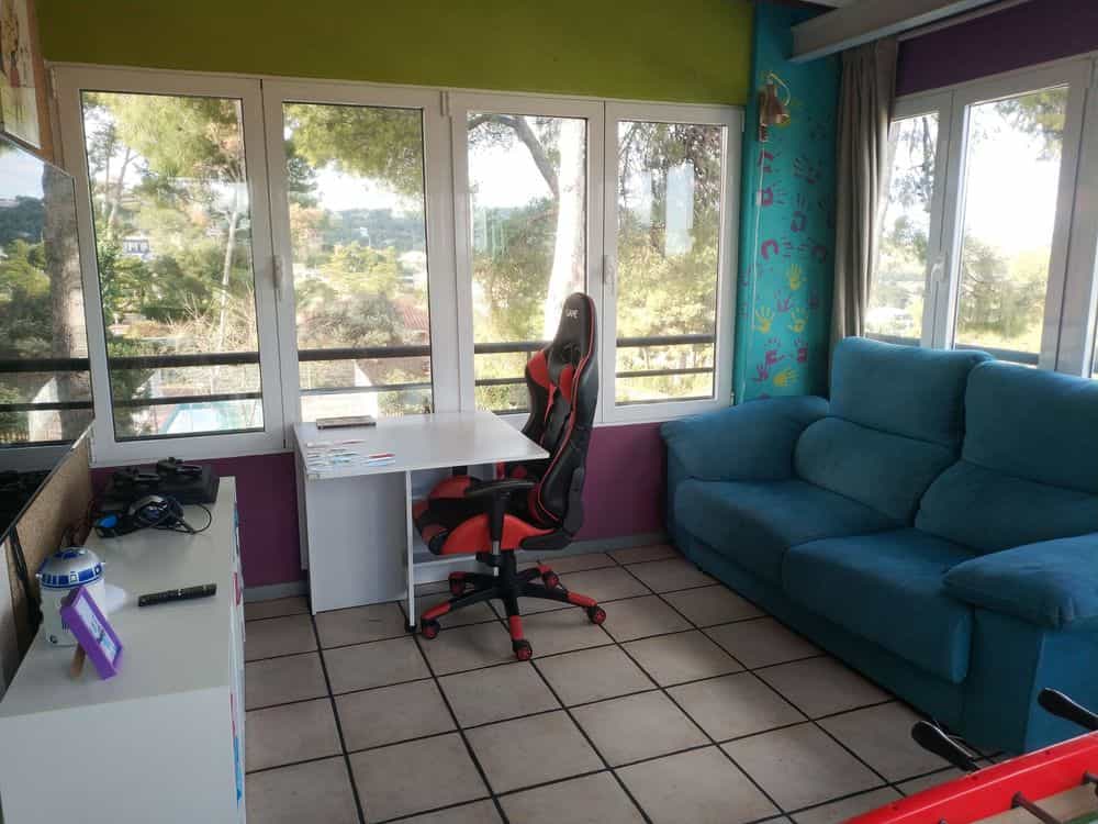 Picture of undefined, number 23