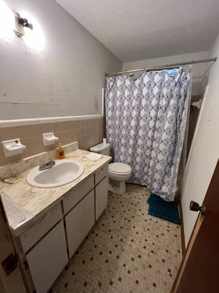 Picture of undefined, number 2
