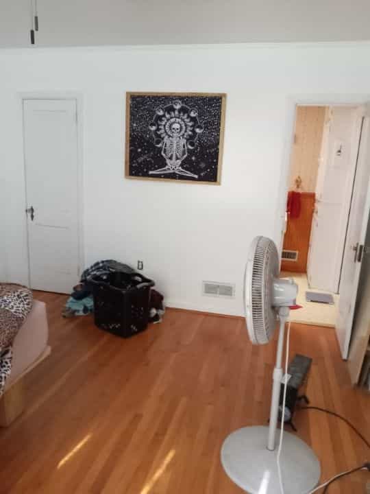 Picture of undefined, number 16