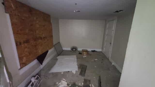 Picture of undefined, number 6