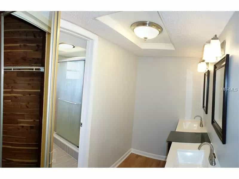 Picture of undefined, number 9