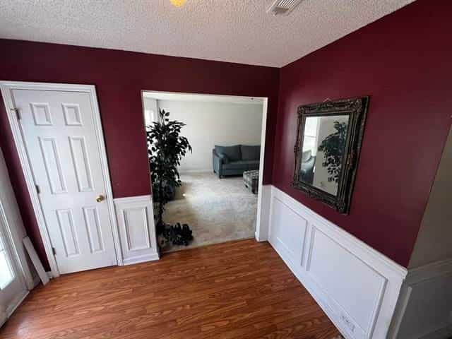 Picture of undefined, number 2