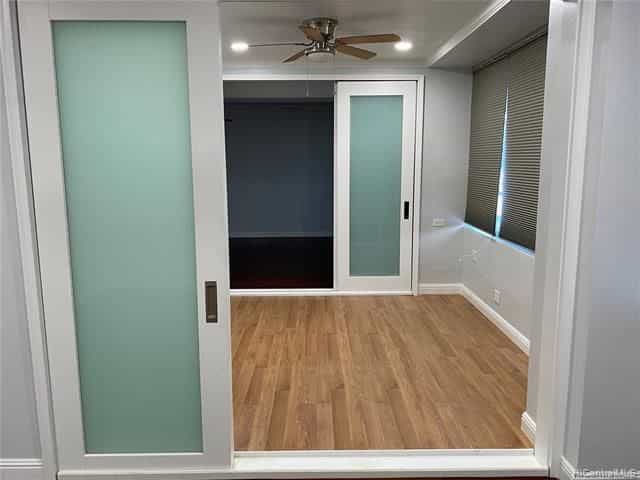 Picture of undefined, number 5